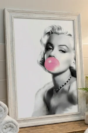 Marilyn Monroe art print in A3 frame in bathroom